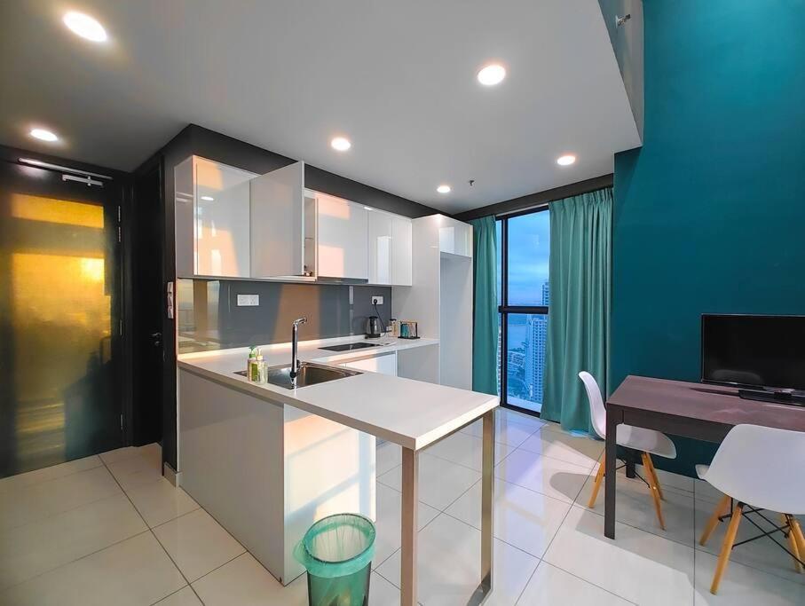 Apartment High Rise Almas Duplex With Beautiful Sea View